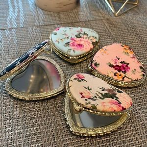 #11 Retro Floral Heart Compact Mirror